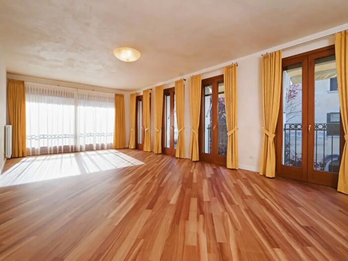 Appartamento trilocale in affitto in Viale Cesare Battisti, Treviso