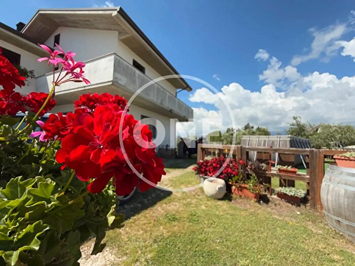 Casa quadrilocale in vendita in Contrada Collina, Nocciano