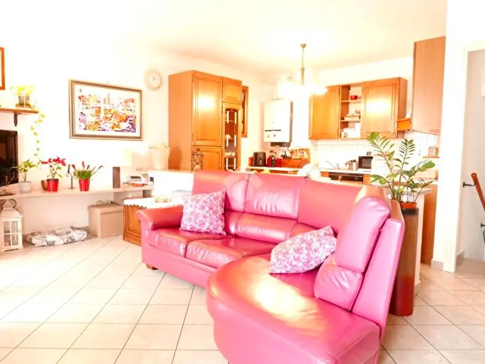 Casa quadrilocale in vendita in Via Trentola, Forli