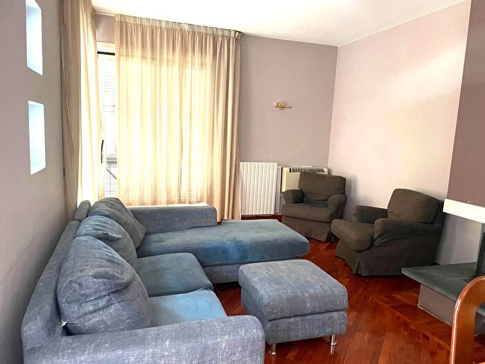 Casa con 6 locali in vendita in Pistoia