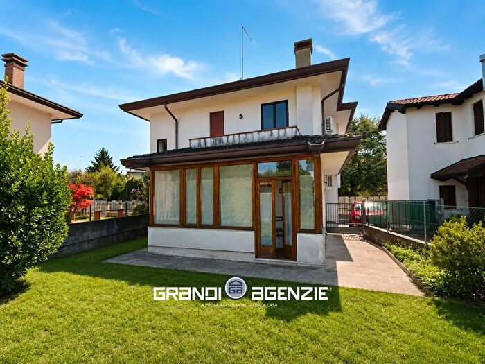 Casa quadrilocale in vendita in Via Casoni, Mogliano Veneto