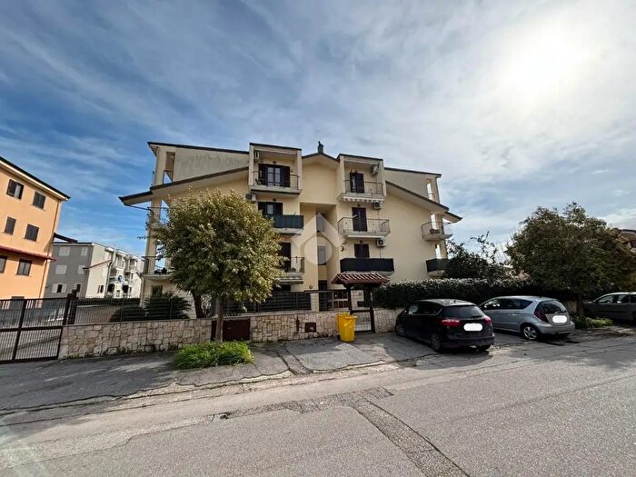 Appartamento quadrilocale in vendita in Via Catanzaro, Teverola