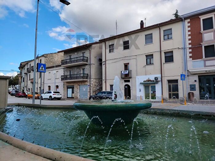 Casa con 6 locali in vendita in Via Garibaldi, Torella Del Sannio