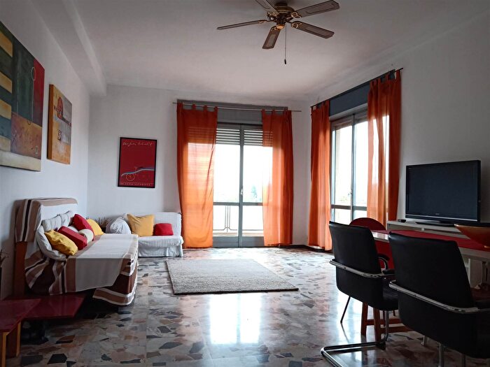 Appartamento trilocale in vendita in Via IV Novembre, Cavaria Con Premezzo