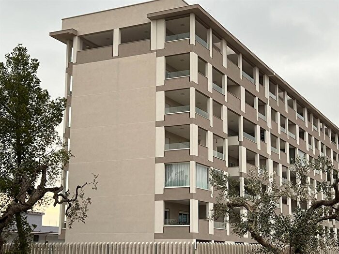 Appartamento trilocale in vendita in Strada Provinciale ModugnoCarbonara Modugno, Modugno