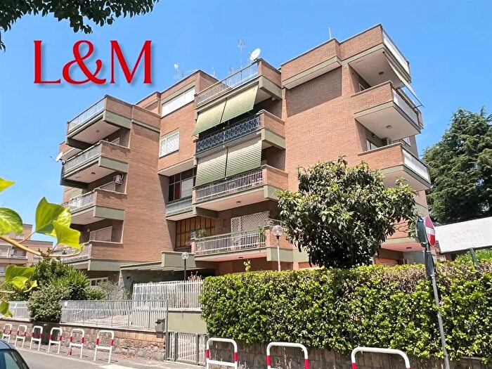 Appartamento quadrilocale in vendita in Senatore Borletti, Roma