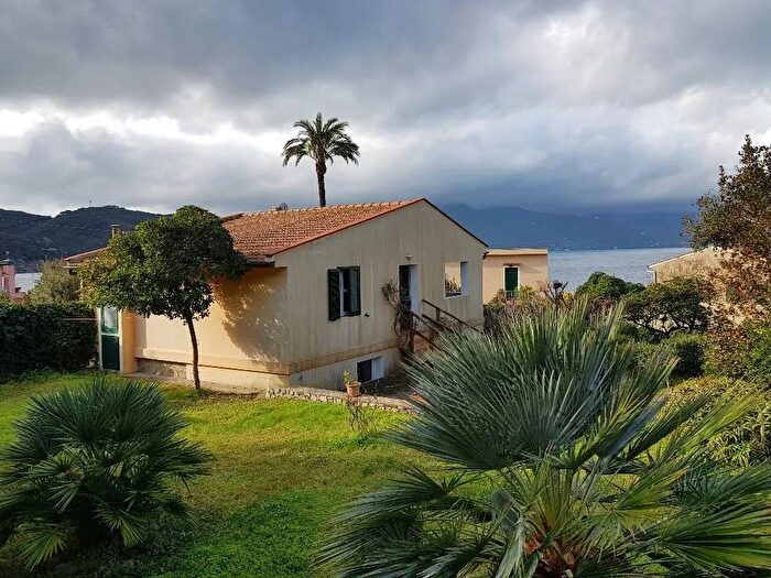 Casa con 5 locali in vendita in Portoferraio