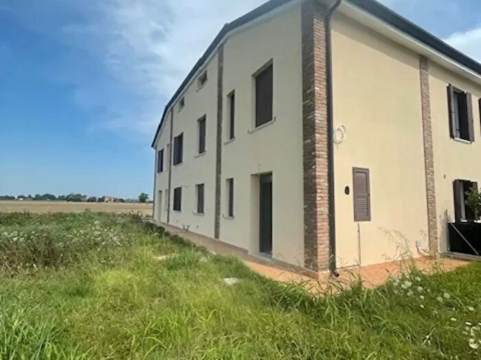 Casa quadrilocale in vendita in Via Corrado Govoni, Copparo