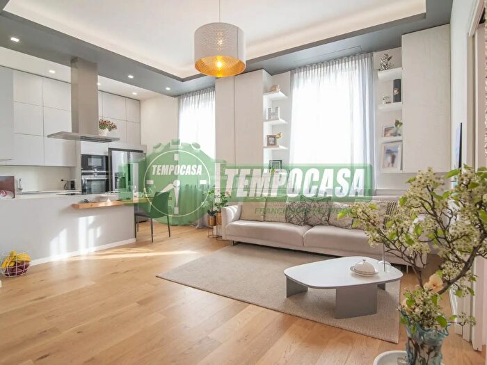 Appartamento trilocale in vendita in Via Enrico Arosio, Monza