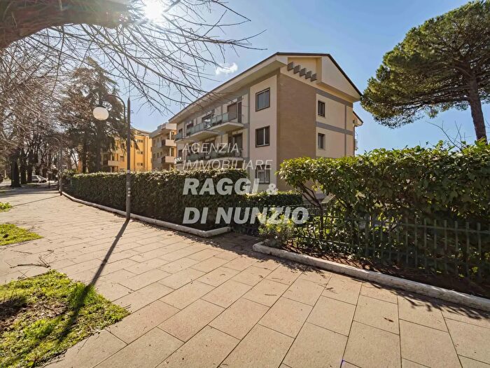 Appartamento con 5 locali in vendita in Via San Bartolomeo, Grottaferrata