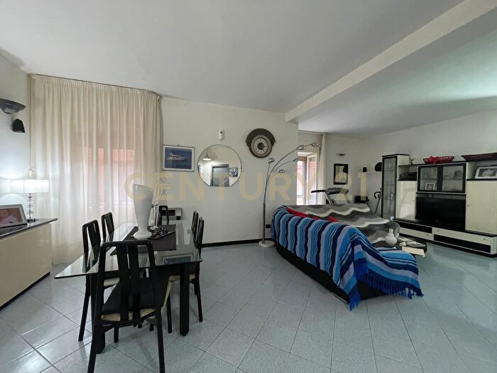 Appartamento con 6 locali in vendita in Viale Guglielmo Marconi, Monte Argentario