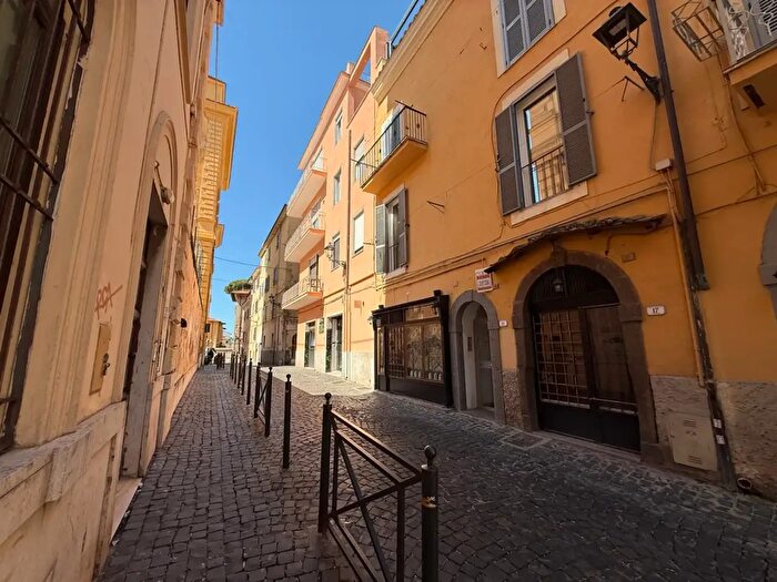 Appartamento trilocale in vendita in Via di Villa Borghese, Frascati