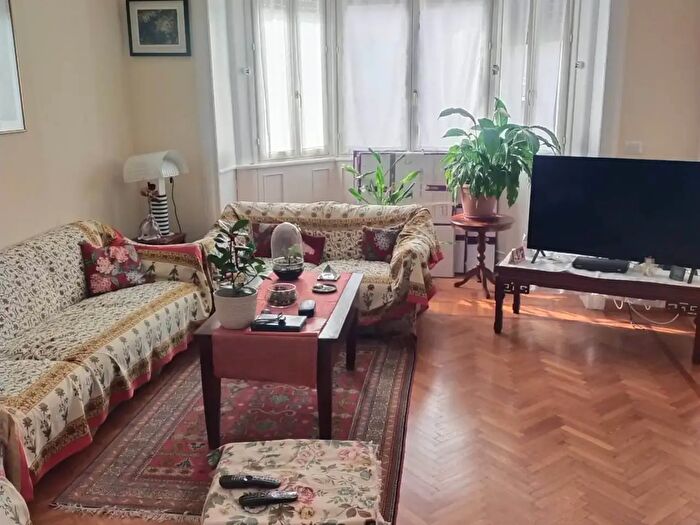 Appartamento quadrilocale in vendita in Viale Regina Giovanna, Milano