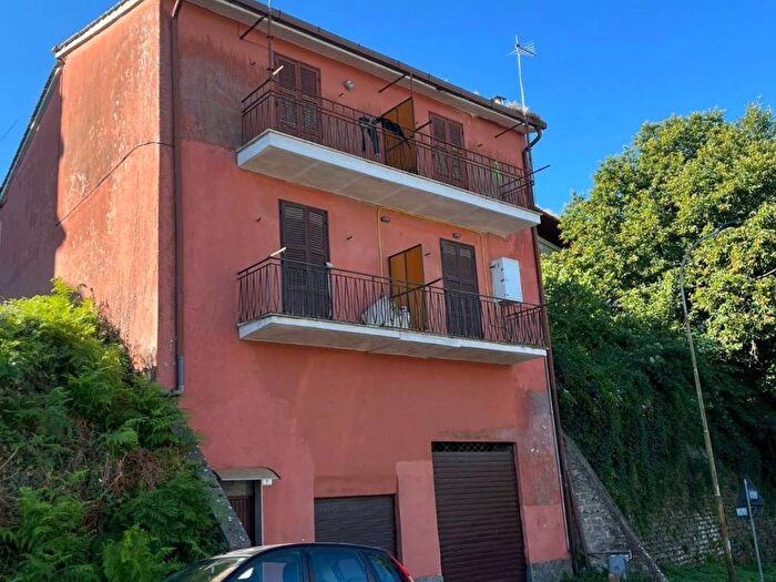 Appartamento con 5 locali in affitto in Vai dei Castelli Romani, Centro, Rocca Priora