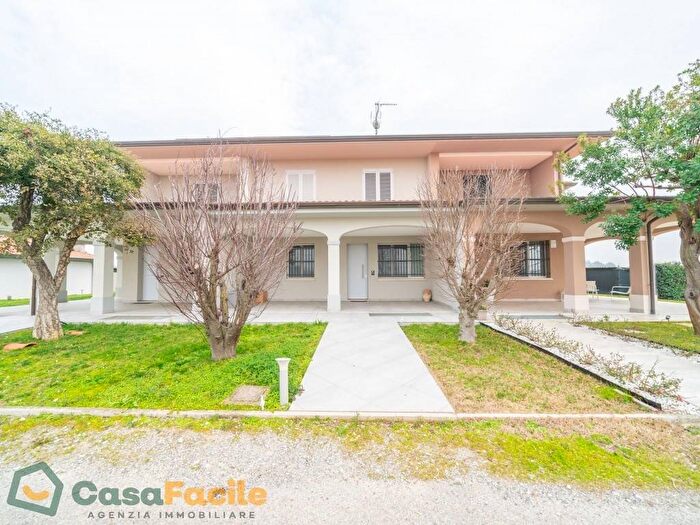 Casa quadrilocale in affitto in Via Redichiaro, SantEgidio Vigne, Cesena