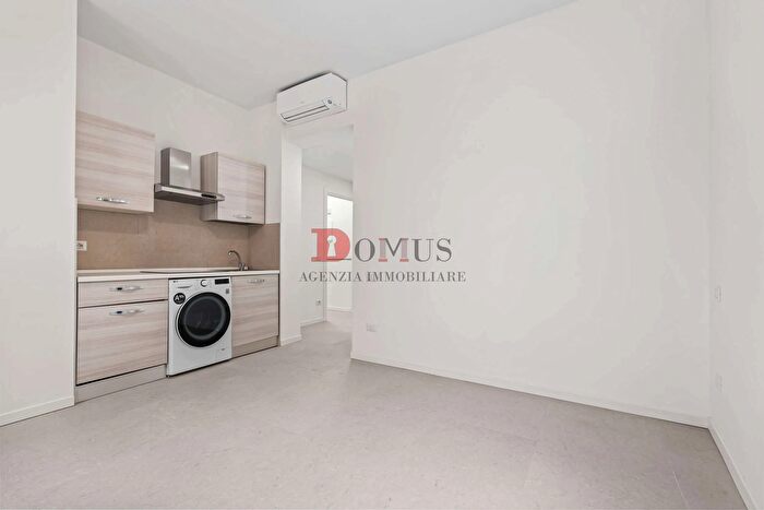 Appartamento bilocale in vendita in Stradone Porta Palio, Verona