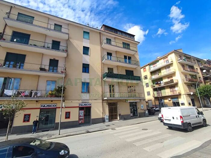 Appartamento quadrilocale in vendita in Via Giosuè Carducci, Avellino