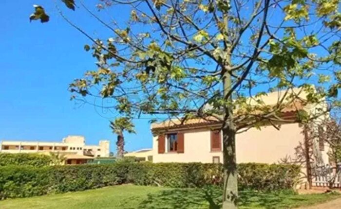 Casa con 12 locali in vendita in Petrosino