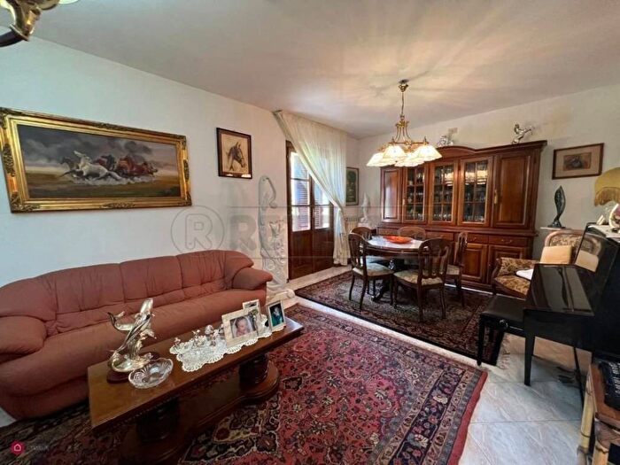 Casa con 6 locali in vendita in Via tagliamento, Marina di Massa Centro, Massa