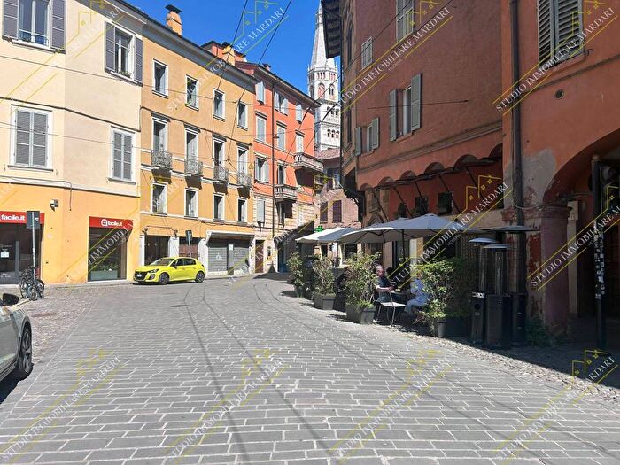 Appartamento bilocale in affitto in Corso Canalchiaro, Centro Storico, Modena