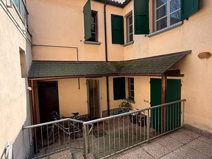 Appartamento con 6 locali in affitto in via correggio, Centro, Correggio