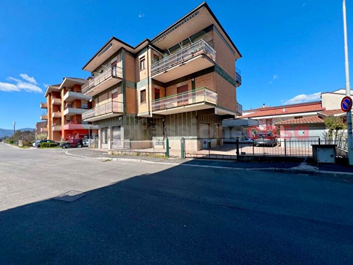 Appartamento con 5 locali in affitto in via delle acque, Rieti