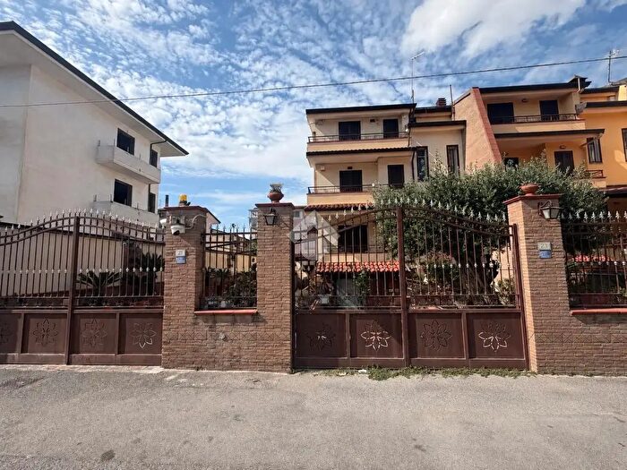 Casa con 6 locali in vendita in Via Pier Paolo Pasolini, Cesa