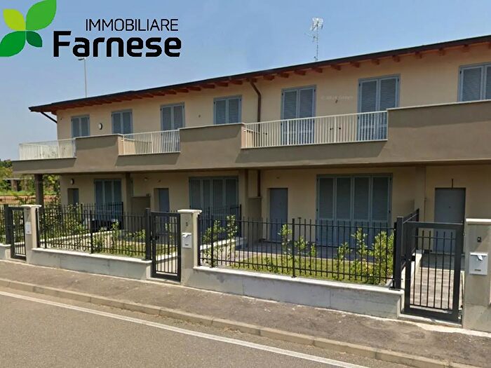 Casa con 6 locali in vendita in Piacenza