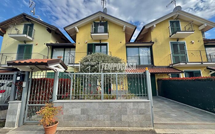 Casa con 6 locali in vendita in Via Fratelli Bandiera, Rivalta Di Torino