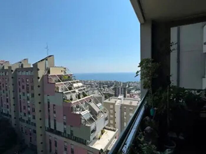 Appartamento trilocale in vendita in Via delle Eriche, Genova