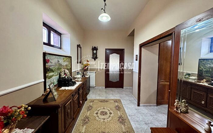 Appartamento quadrilocale in vendita in Via dAquino, Caserta