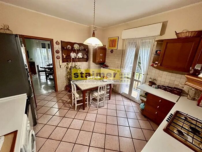 Appartamento quadrilocale in vendita in Via Lago di Garda, Mulazzano