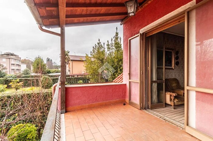 Appartamento con 7 locali in vendita in Via del Sacro Cuore, Capranica