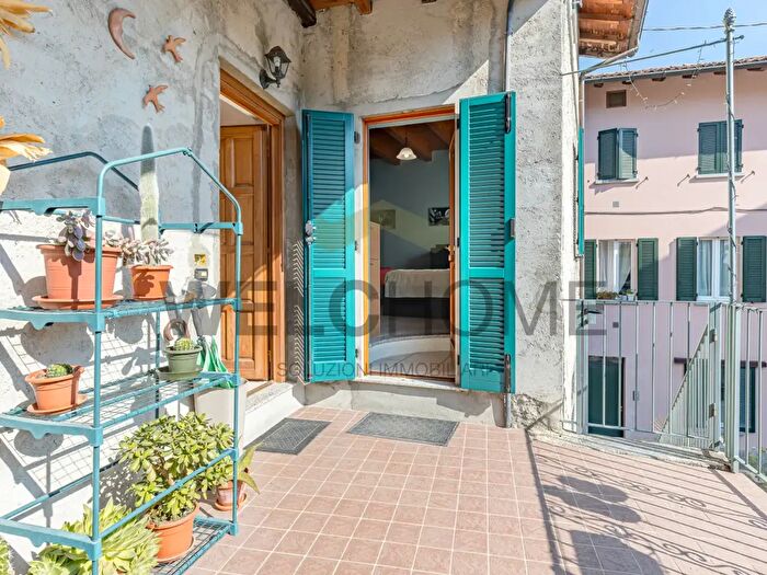 Appartamento trilocale in vendita in Via Dante, Albavilla