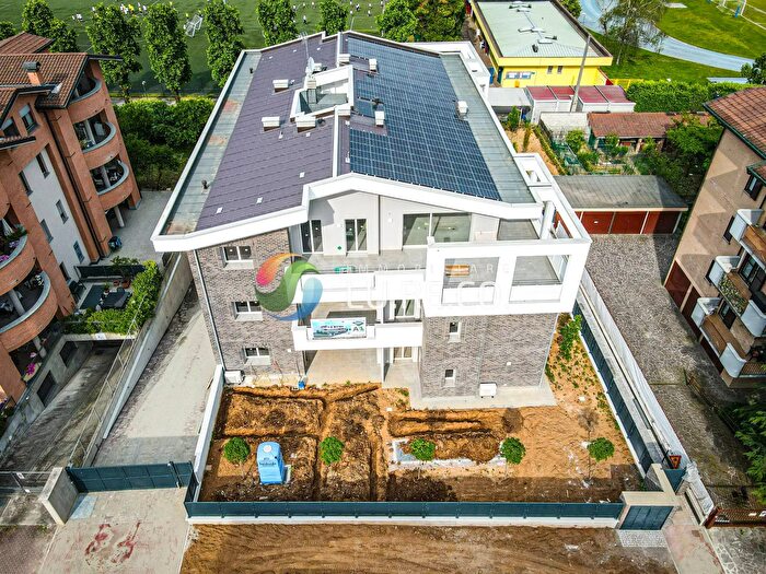 Appartamento quadrilocale in vendita in Via Cilea, Cinisello Balsamo