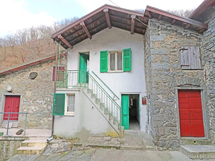 Appartamento con 7 locali in vendita in Bosco di Rossano, Zeri