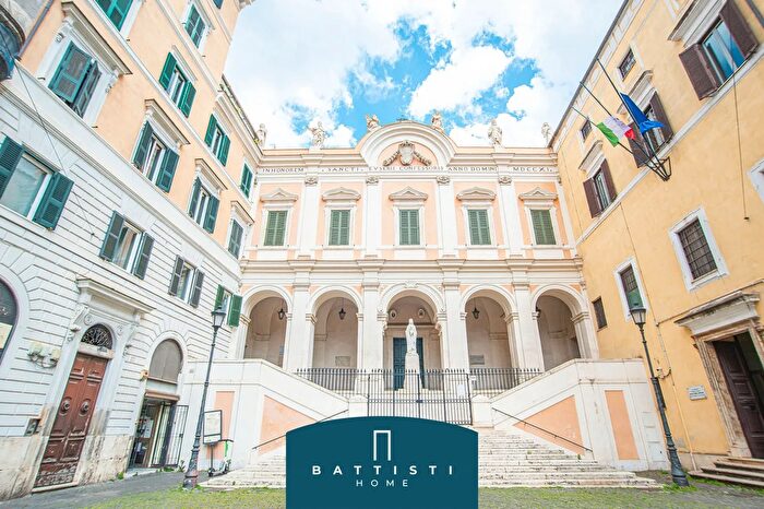 Appartamento trilocale in vendita in Via Cavour, Roma