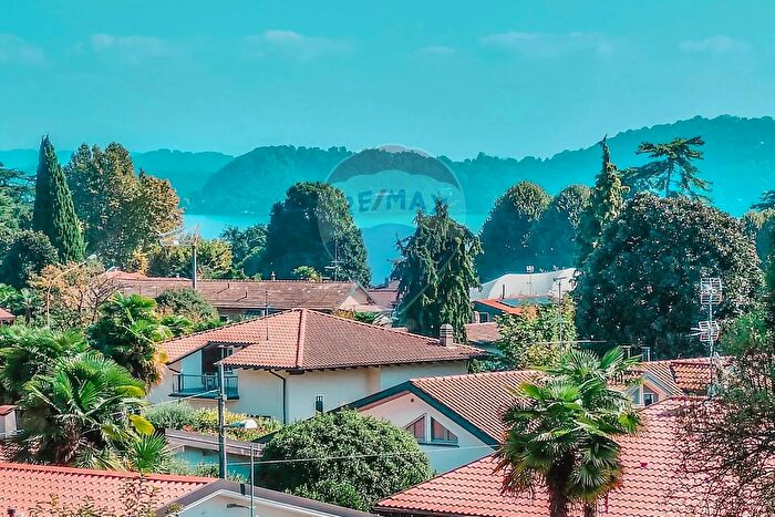 Appartamento quadrilocale in vendita in Via Roma, Lesa