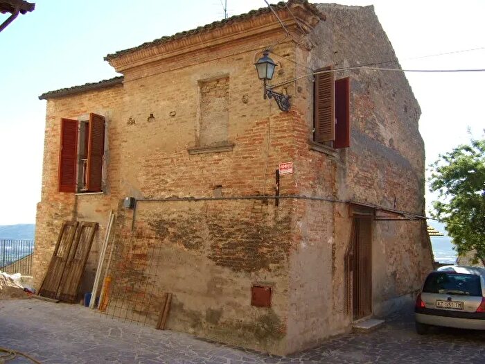 Casa con 8 locali in vendita in Corso Umberto I, Spinetoli