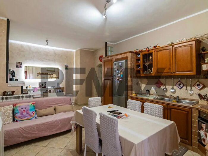Appartamento quadrilocale in vendita in Viale dell'Autonomia, Gravina Di Catania
