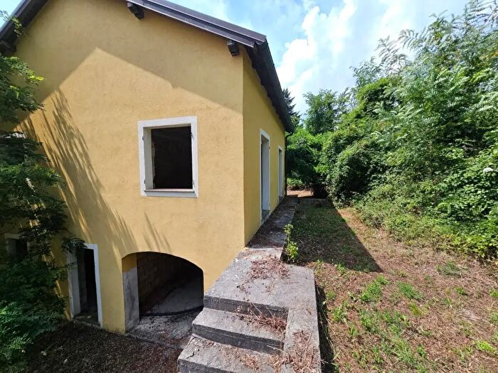 Appartamento con 6 locali in vendita in Via Caduti di Isoverde, Campomorone