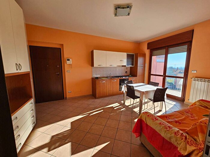 Appartamento monolocale in affitto in Piazzale Lepanto, Centro, Leinì