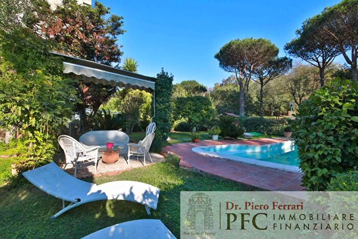 Appartamento con 6 locali in vendita in Via Via Pietrarsa Pozzuoli, Pozzuoli