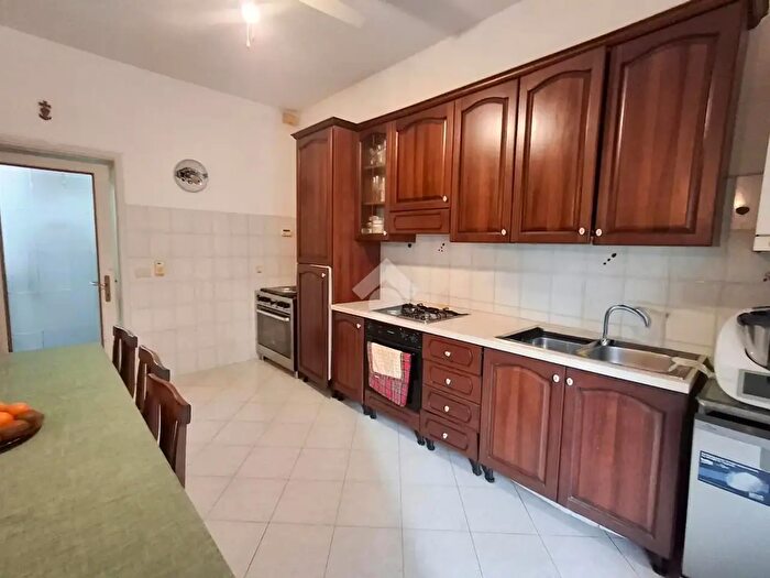 Appartamento quadrilocale in vendita in Via Guerra Carolippo, Piacenza