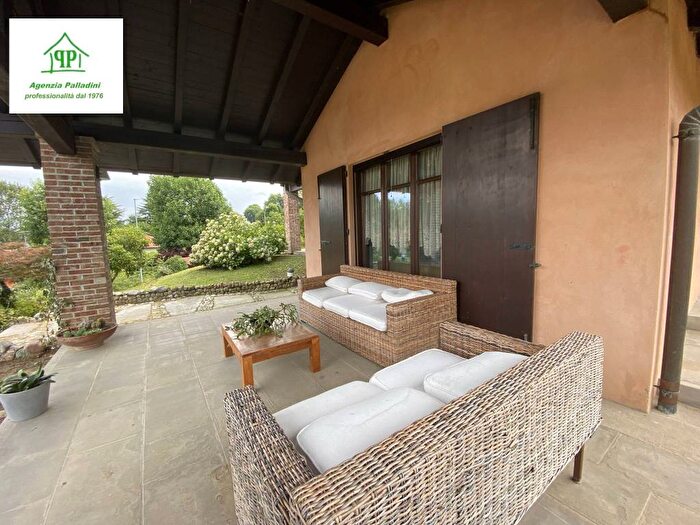 Casa con 6 locali in affitto in Galliate Lombardo