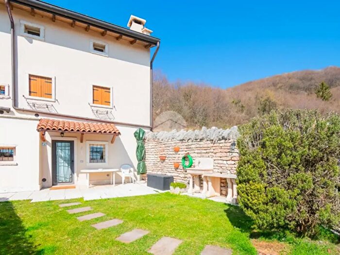 Casa bilocale in vendita in Località Lavedine, Fumane