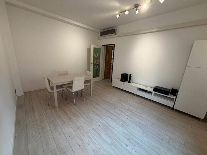 Appartamento trilocale in affitto in Via Novembre, Saronno