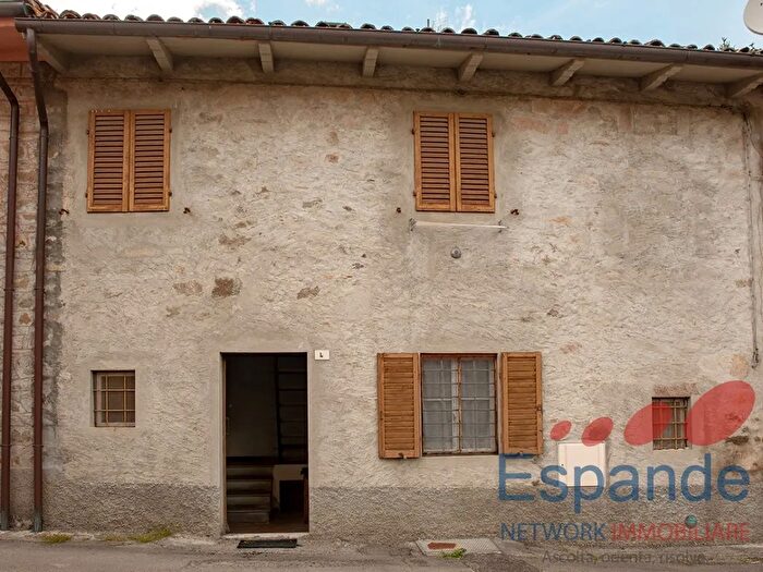 Casa quadrilocale in vendita in Camugnano