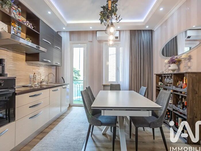 Appartamento con 5 locali in vendita in Via Corinaldo, Ancona