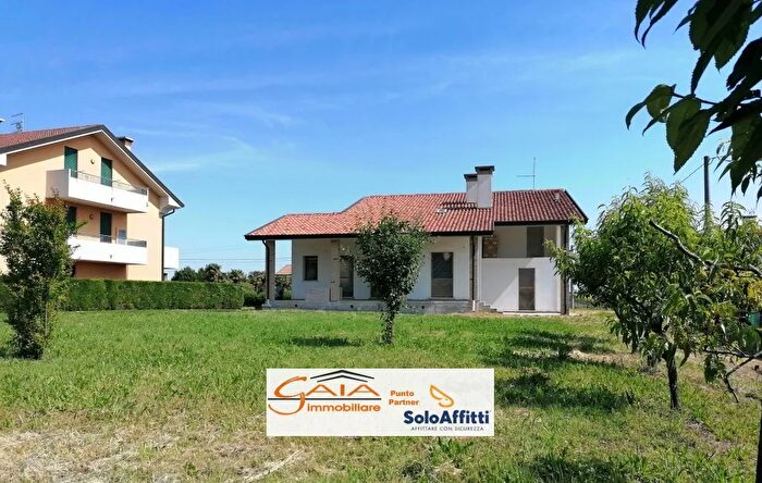 Casa con 6 locali in vendita in Codevigo